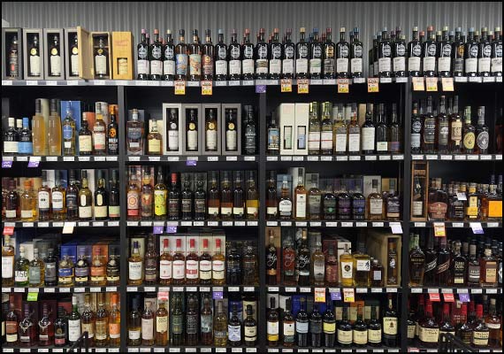 pic of the Kelowna Arc Liquor Store with their logo